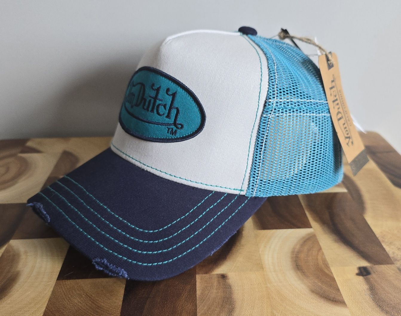Biało niebieska czapka trucker Von Dutch SUM BLU