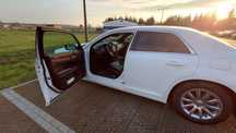 Chrysler 300 Solidny i komfortowy amerykaniec.