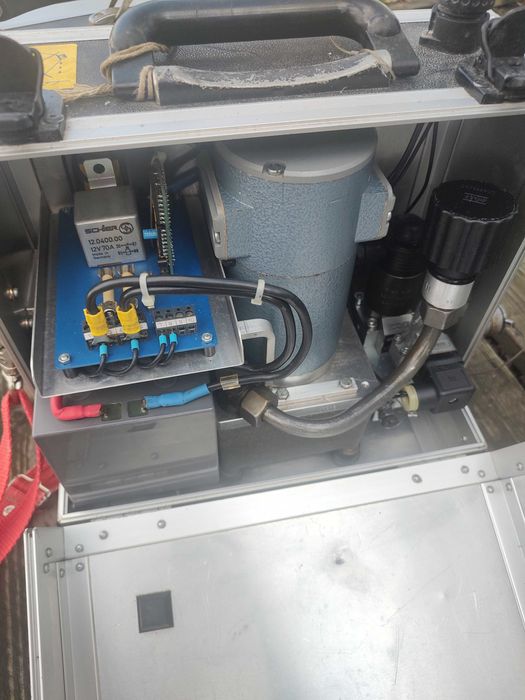 Cembre pompa hydrauliczna do głowic zaciskowych do kabli ,nożyc.