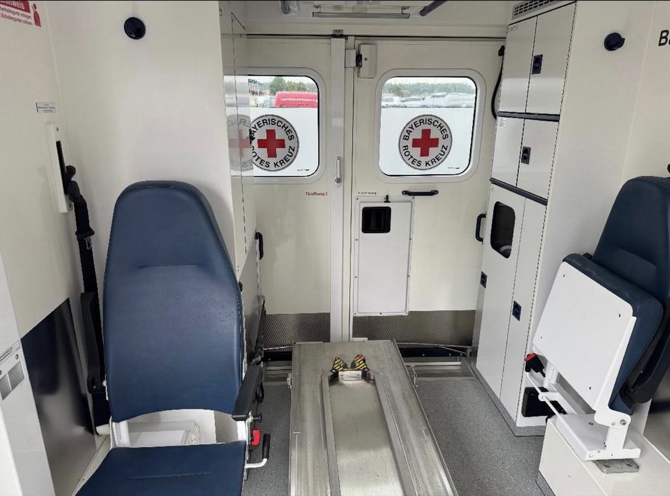 Mercedes - Benz. Sprinter 519 CDI. 4x4. Kamper. Karetka. Ambulans.