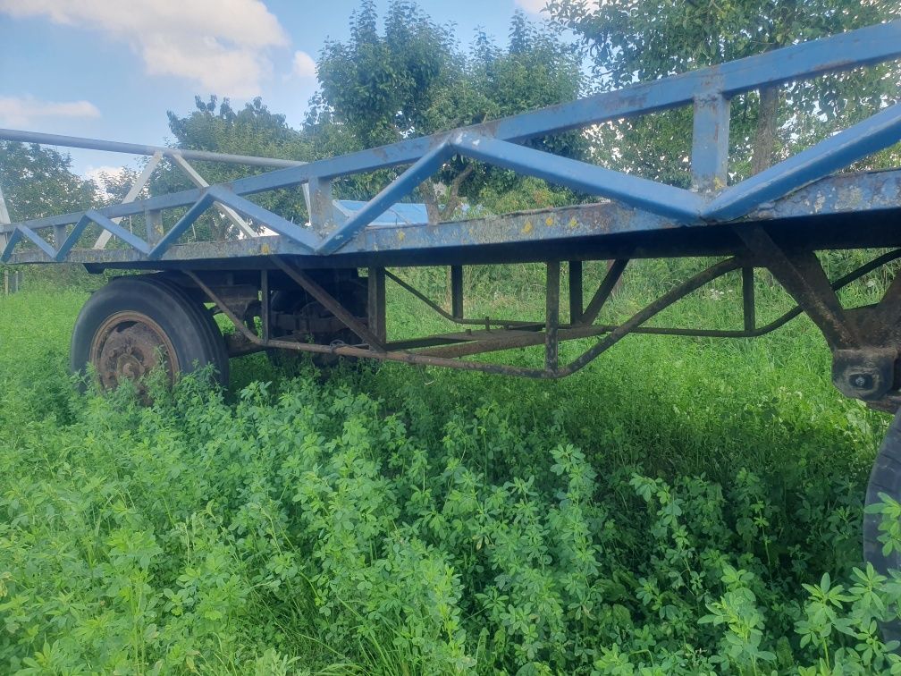 Przyczepa do slomy