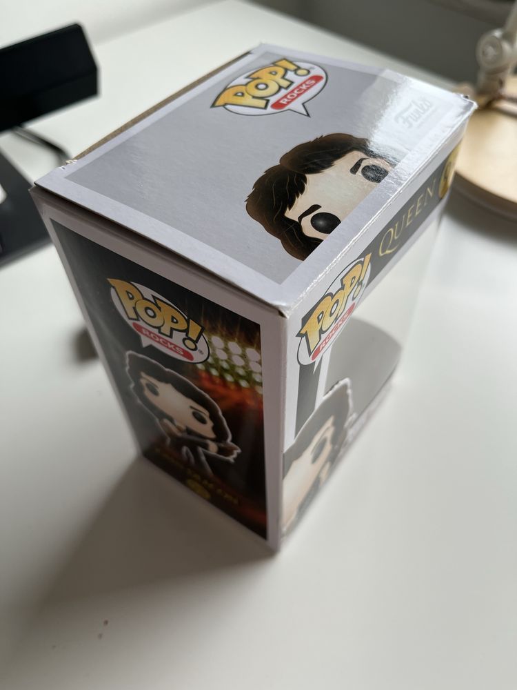 Funko pop John Deacon