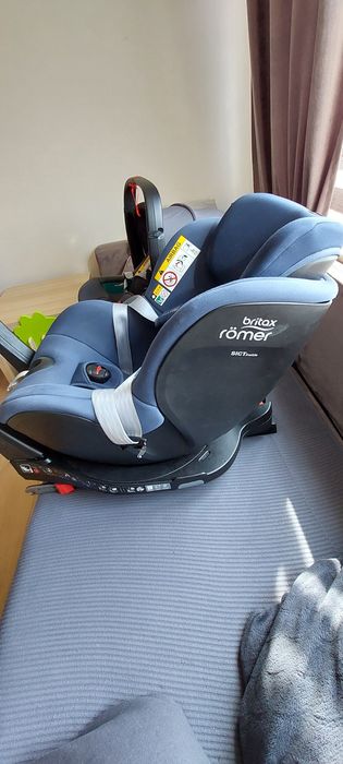 Britax romer 2 foteliki i bazą obrotowa