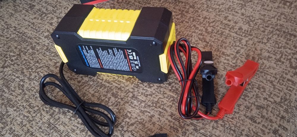 Автоматичний зарядний пристрій для авто!