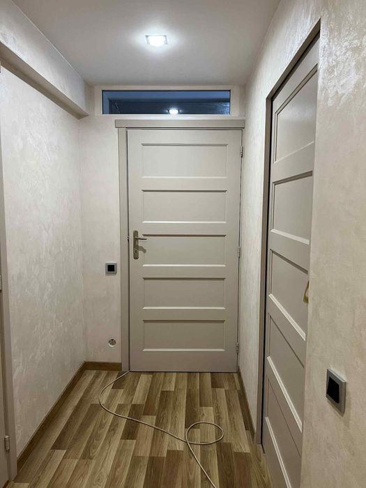 Квартира поряд з центром з двориком та ремонтом