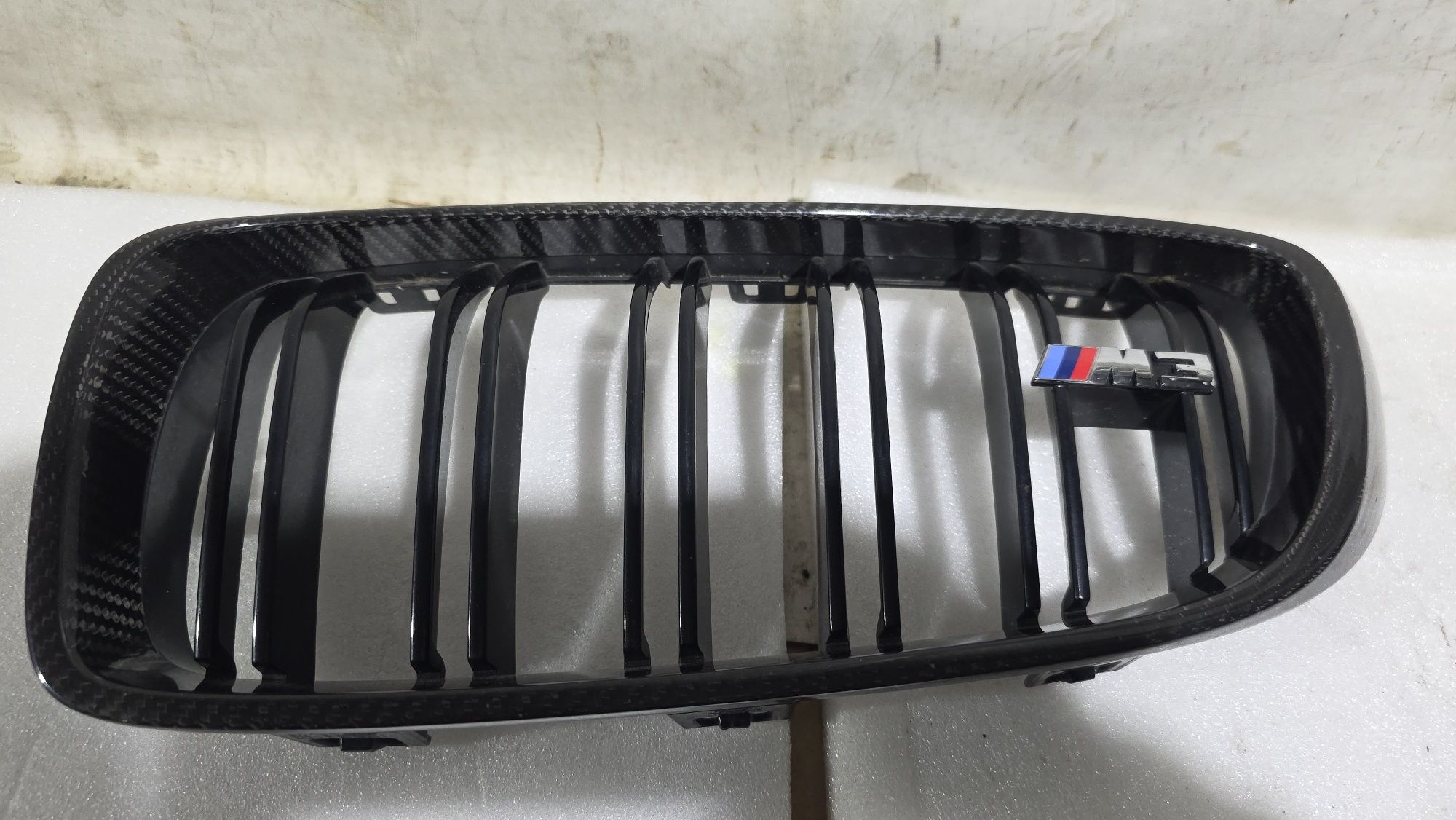 Nerka atrapa lewa bmw m3 m4 karbon CFK f80 f32 f33 f36 f82 f83 carbon
