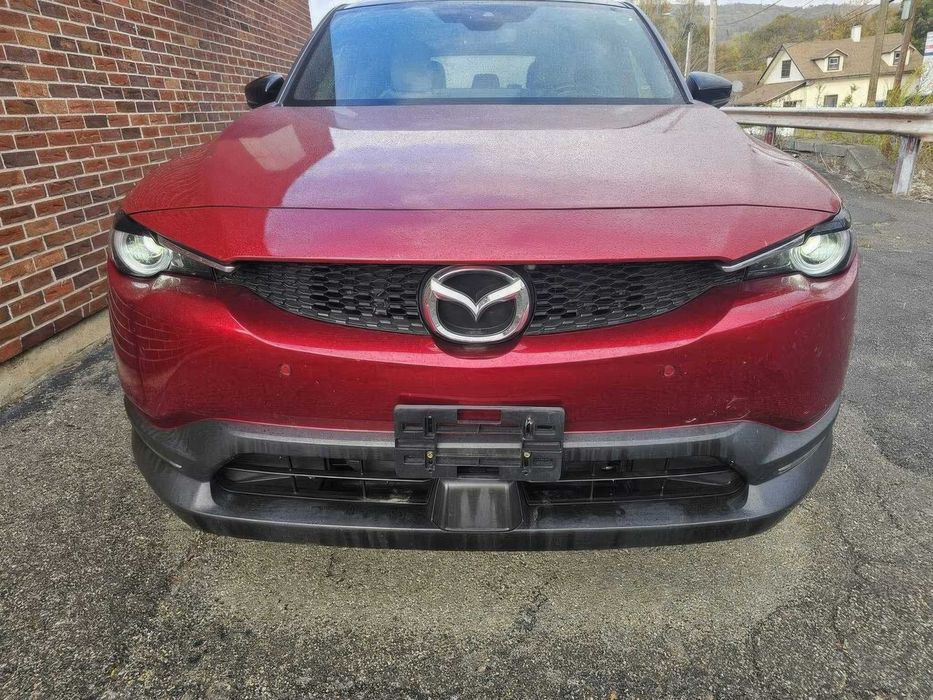 Mazda MX-30 Premium Plus      2022