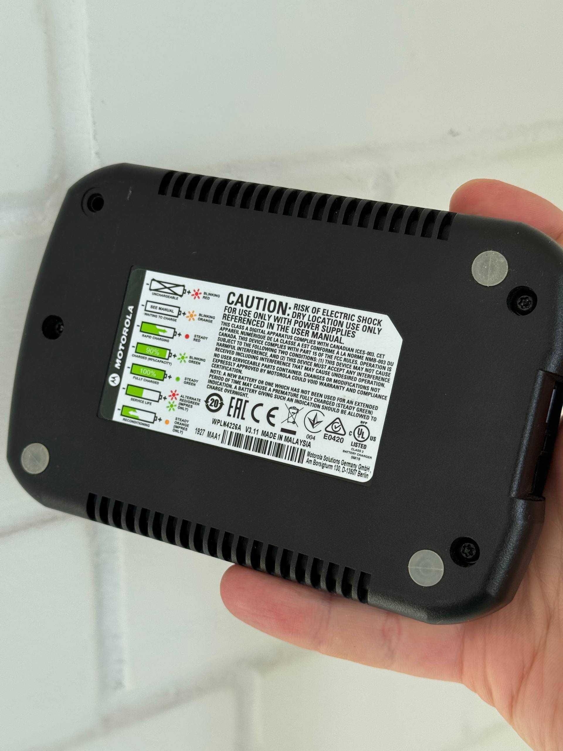 Motorola WPLN4226A зарядное устройство для радиостанций Motorola