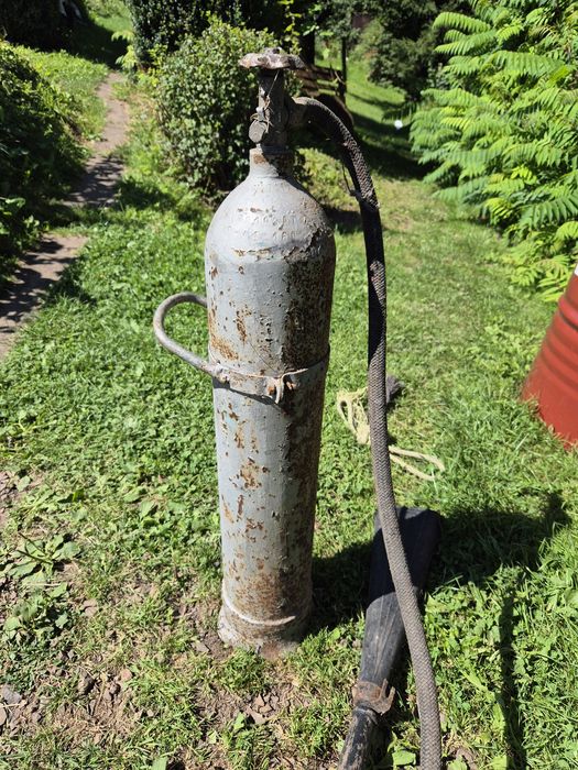 Butla po gaśnicy śniegowej