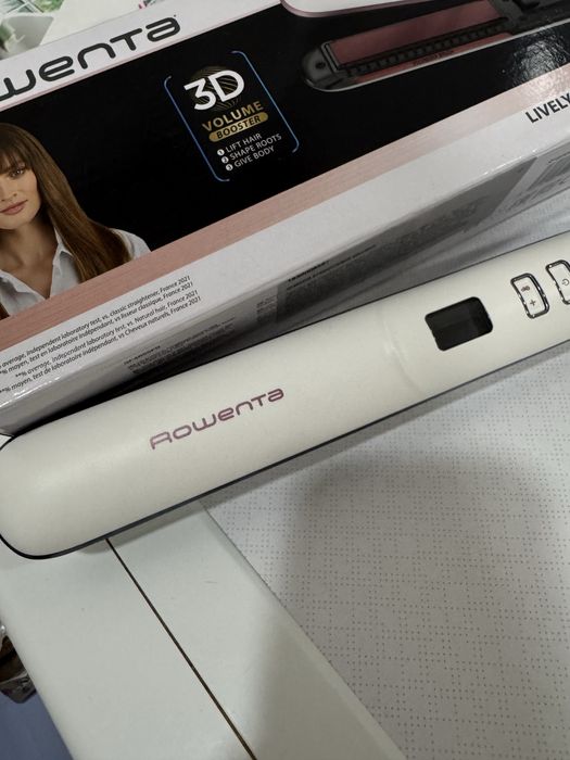 Вирівнювач волосся Rowenta