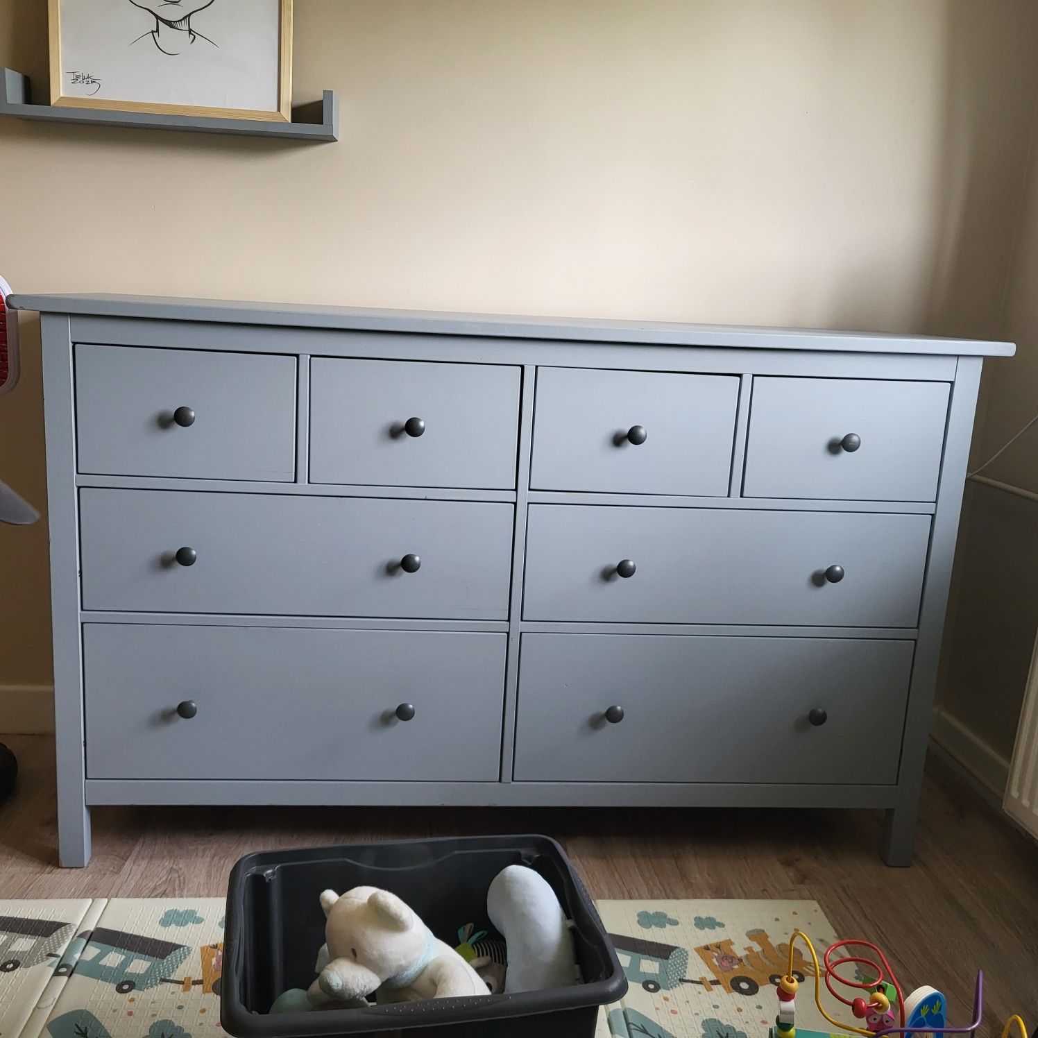 Komoda Hemnes Ikea szarą 8 szuflad