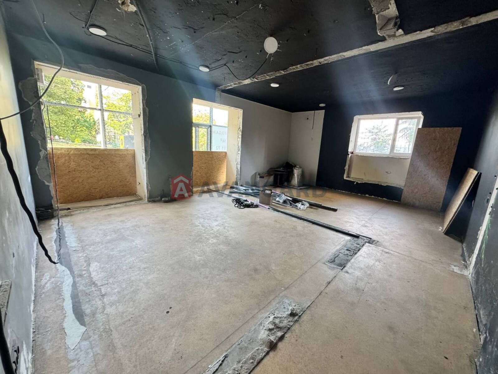 ПРОДАМ 115м.кв.К.Маркса.Красная линия.1-ый этаж.226500$