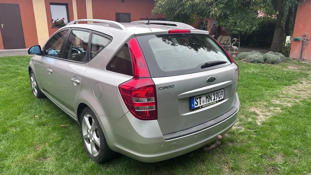 Sprzedam Kia ceed CRDi 2.0