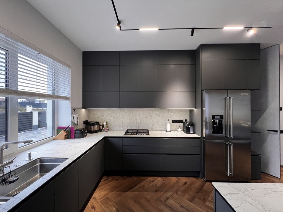 Будинок з басейном в Сокільниках