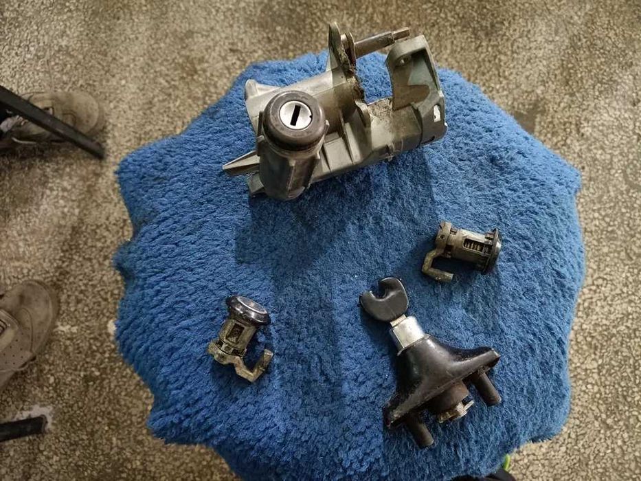 Замки личинки замка Bmw e30 под один ключ