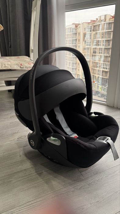 Авто Крісло Cybex cloud Z-size для немовлят,стан як новий.