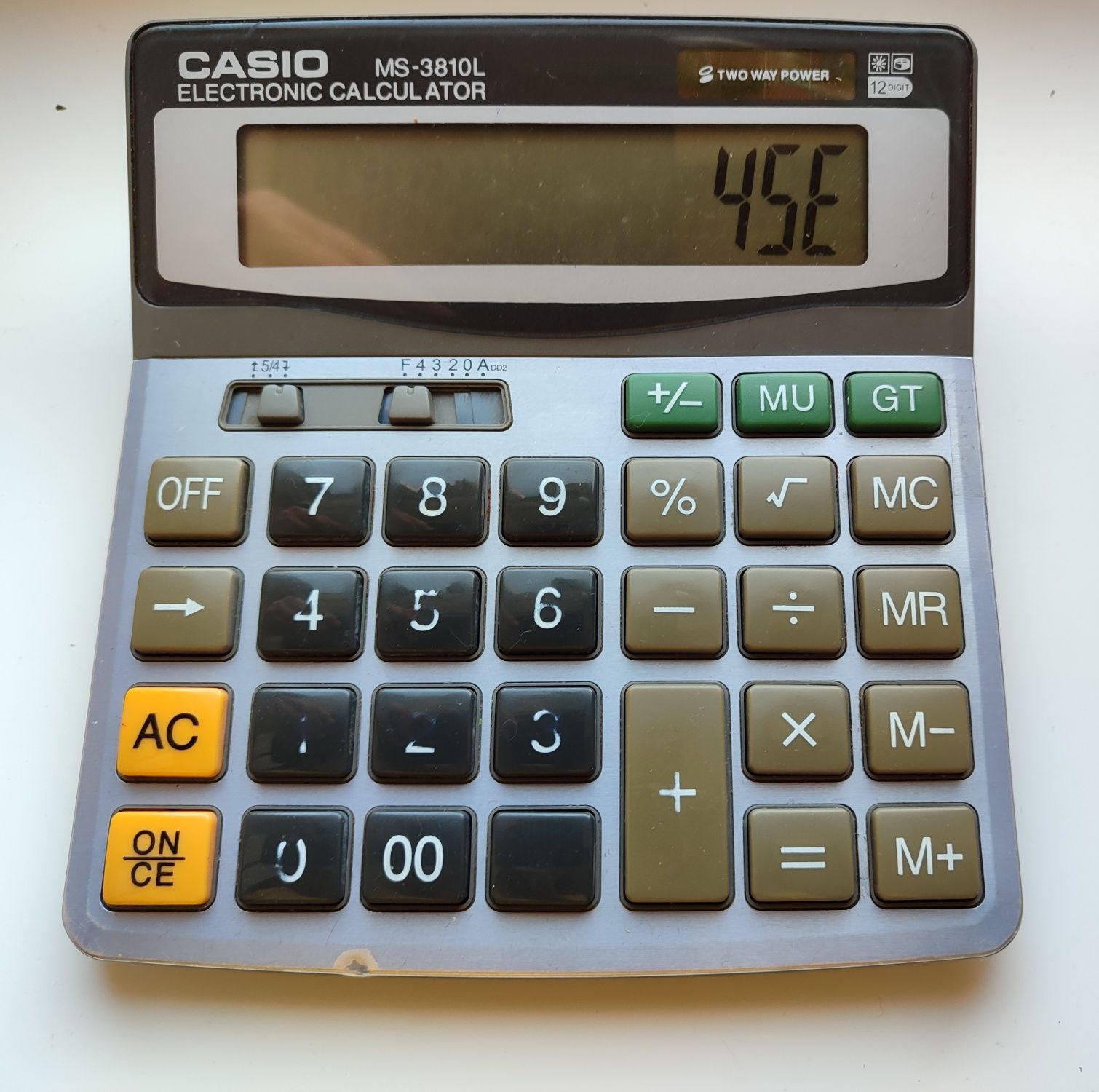 Калькулятор Casio подвійне живлення під ремонт