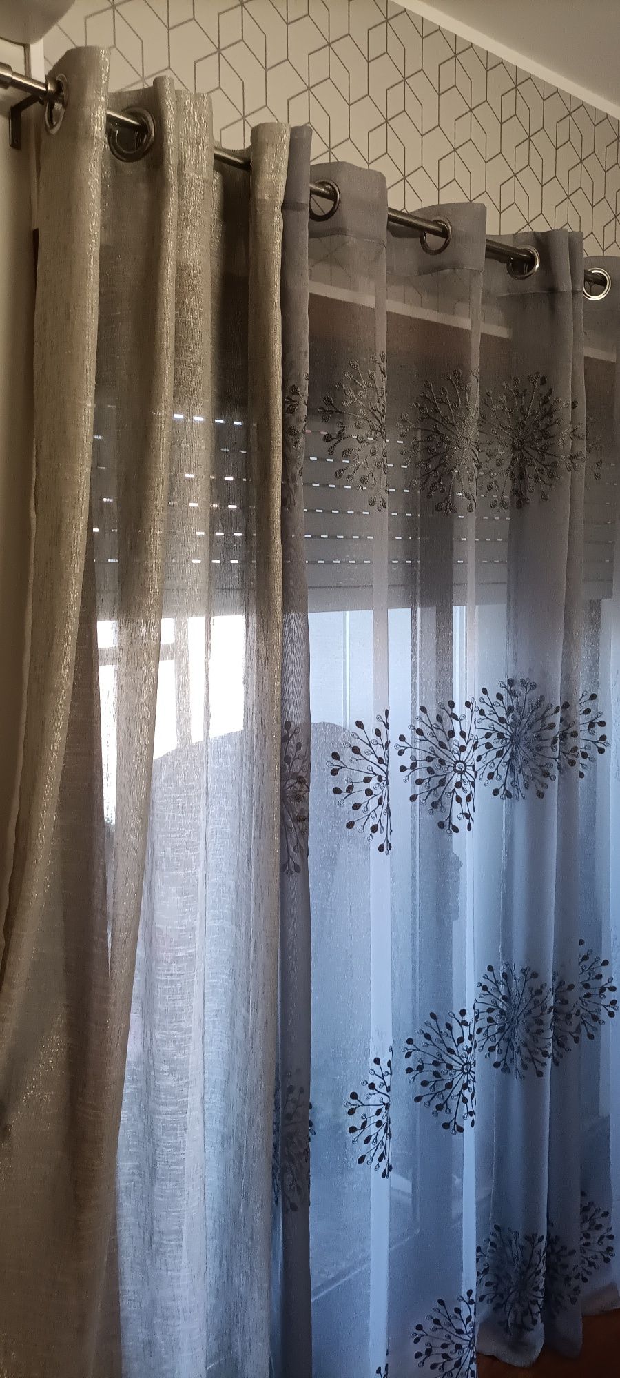 Varão e cortinas