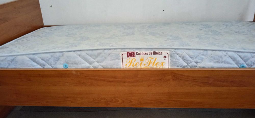 Vendo cama de solteiro