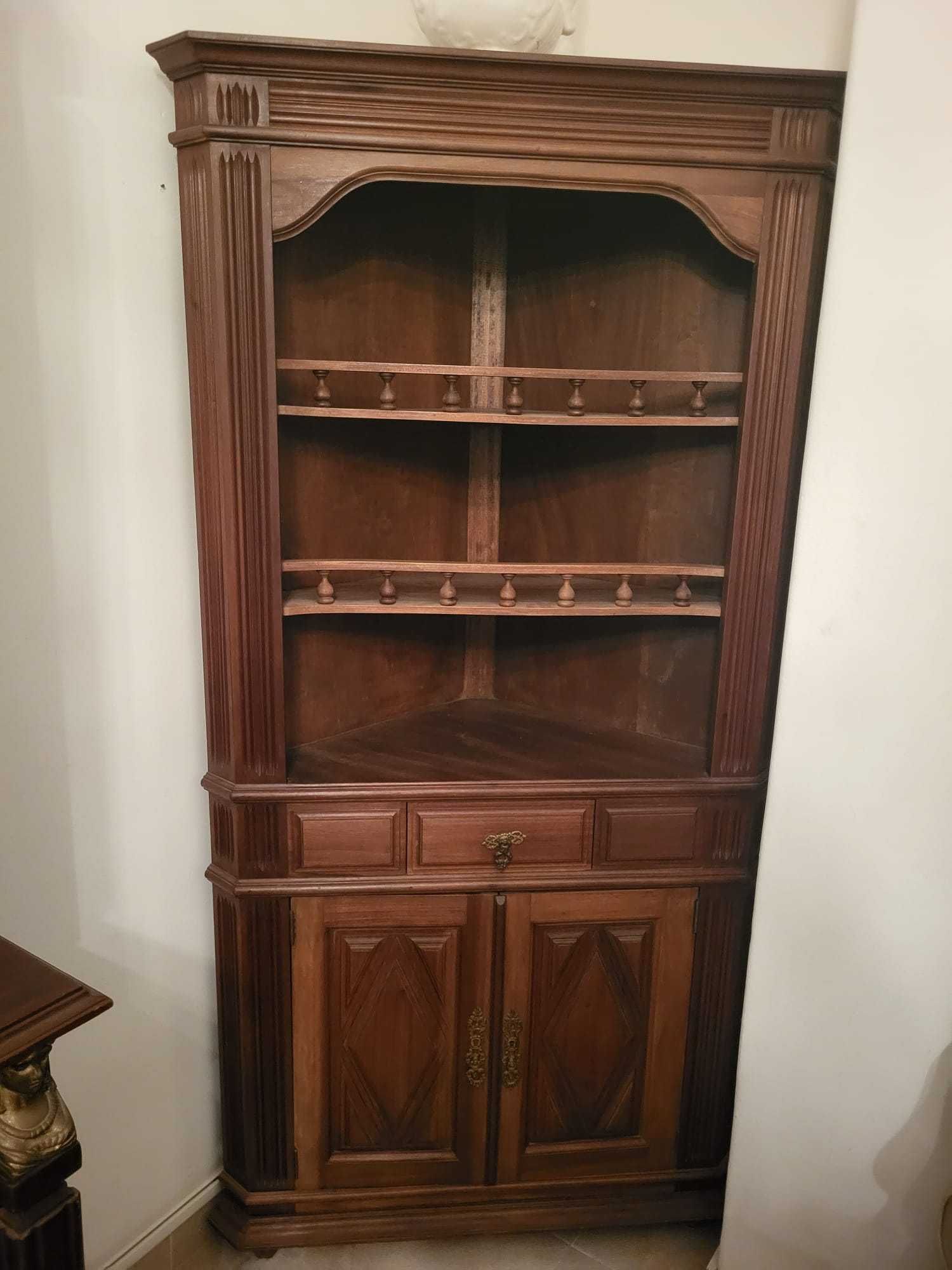 Estante de canto