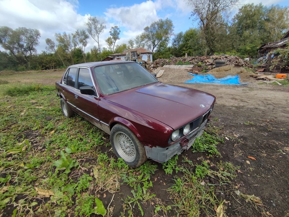 Bmw E30 324td піля повної реставрації кузова