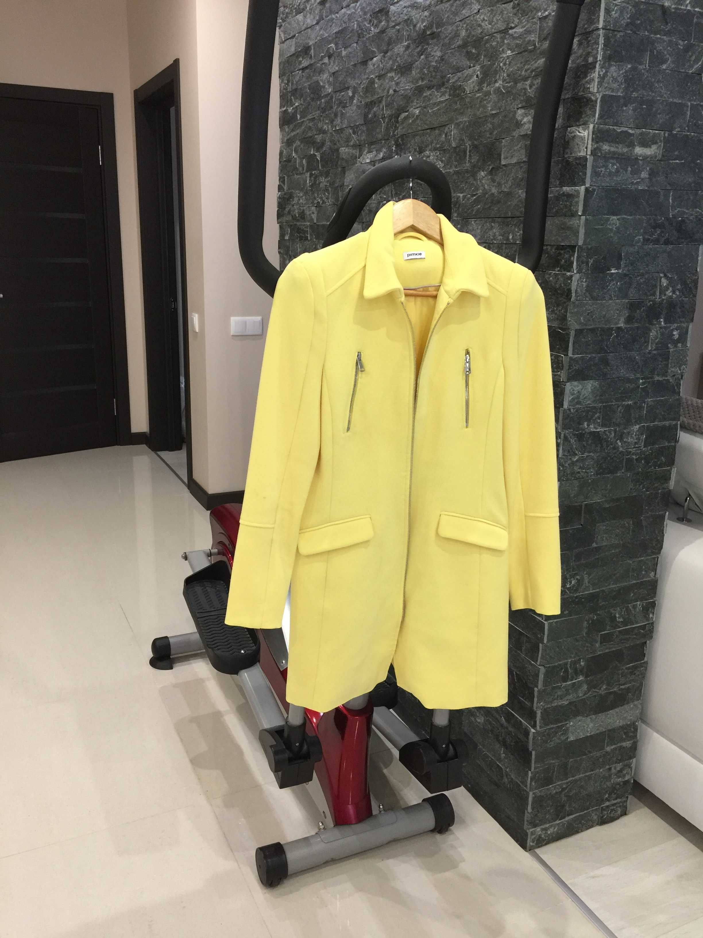 Продаю женское Пальто