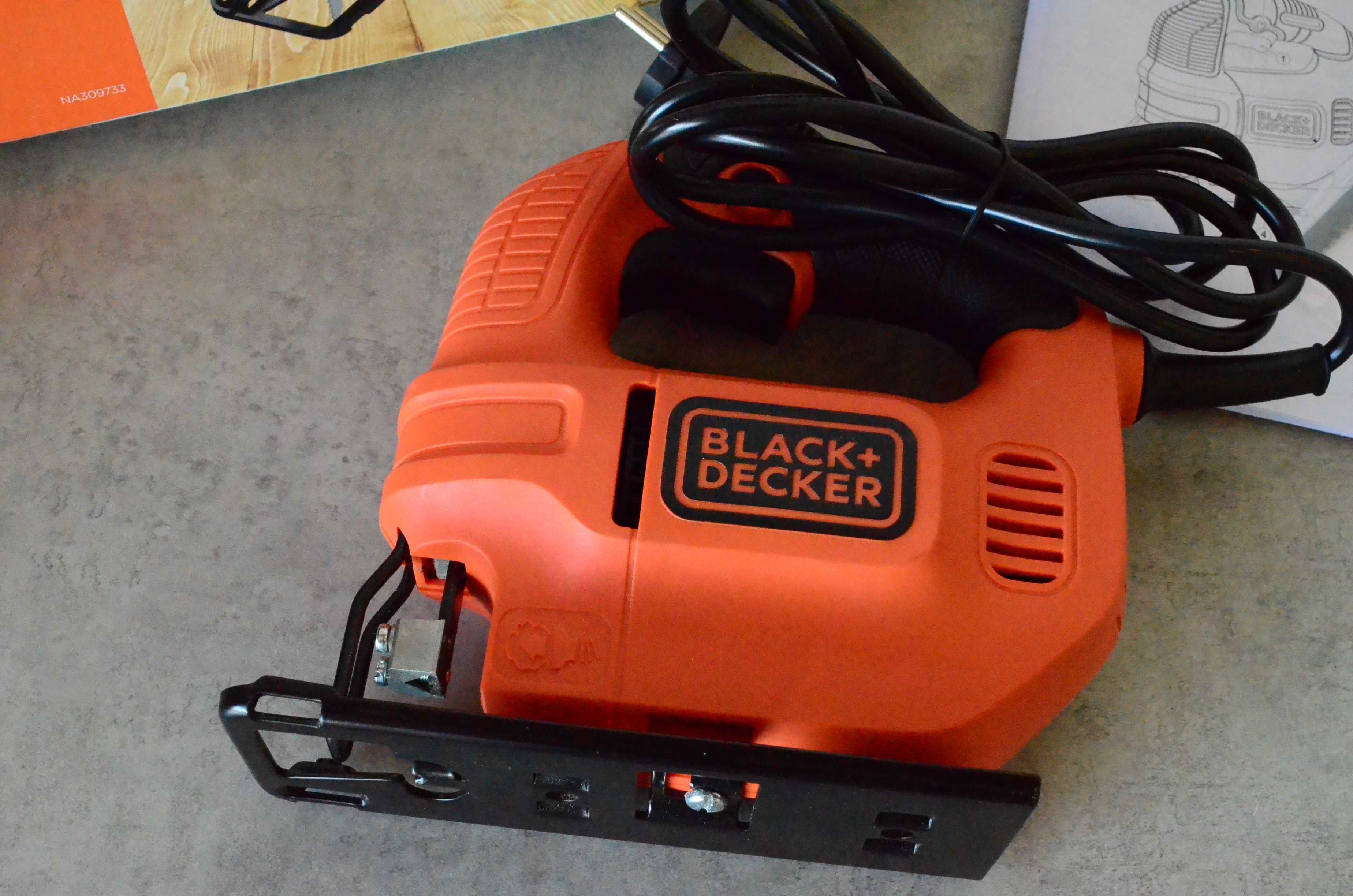 Wyrzynarka Black&Decker 400 W zasilanie sieciowe