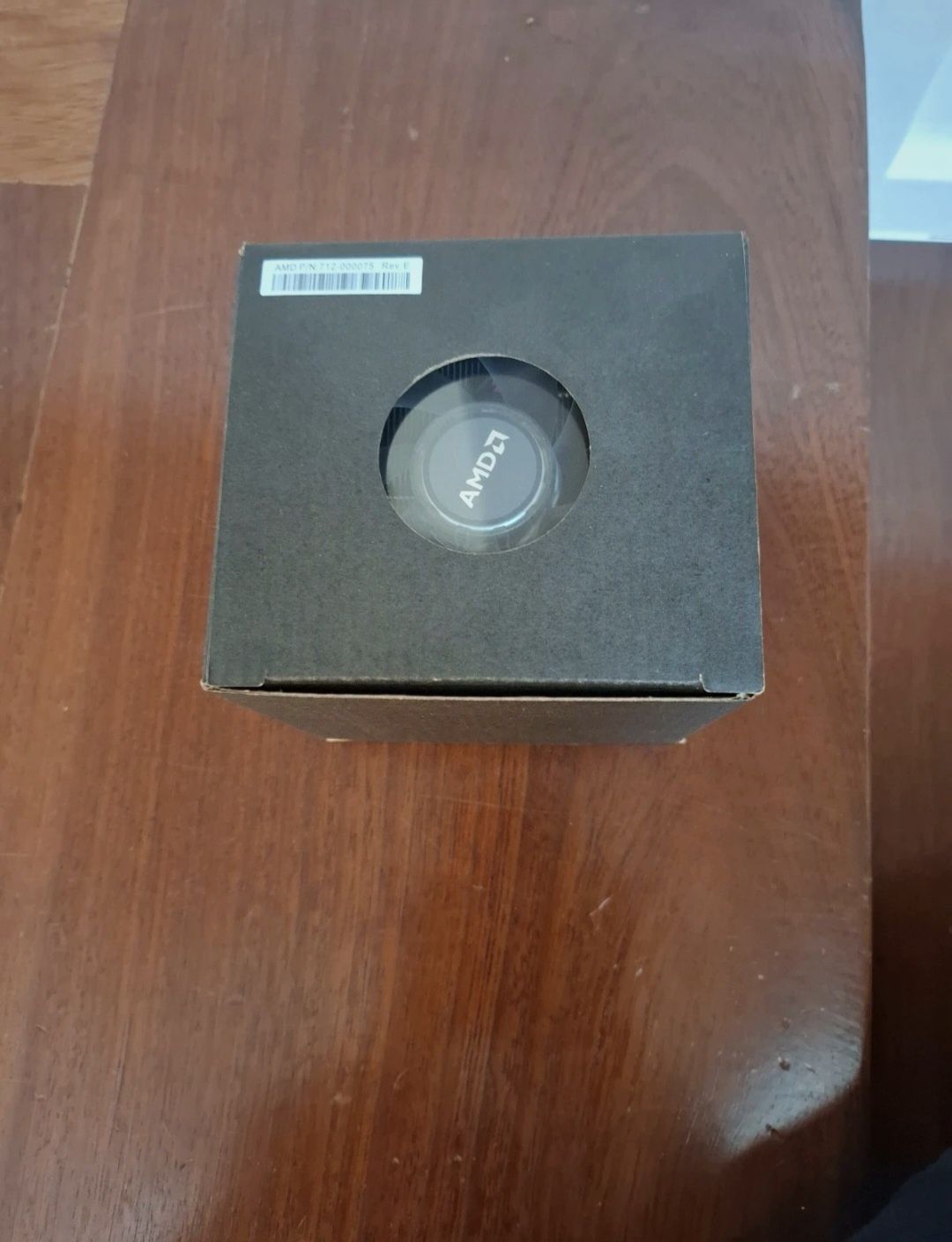 Dissipador AMD Wraith Prism com pasta termica