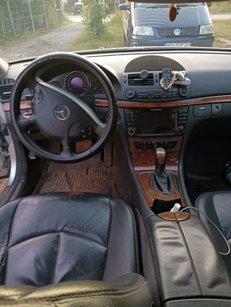 Sprzedam mercedesa w211 2.7