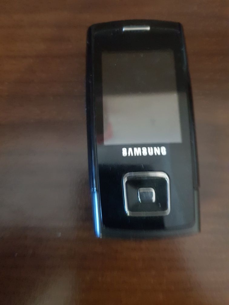 Телефон - Самсунг E900