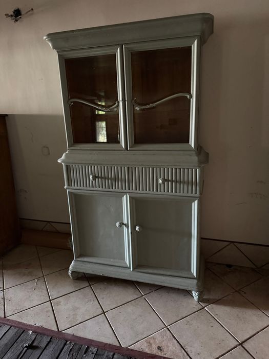 Komoda do kuchni lub jadalni zielona