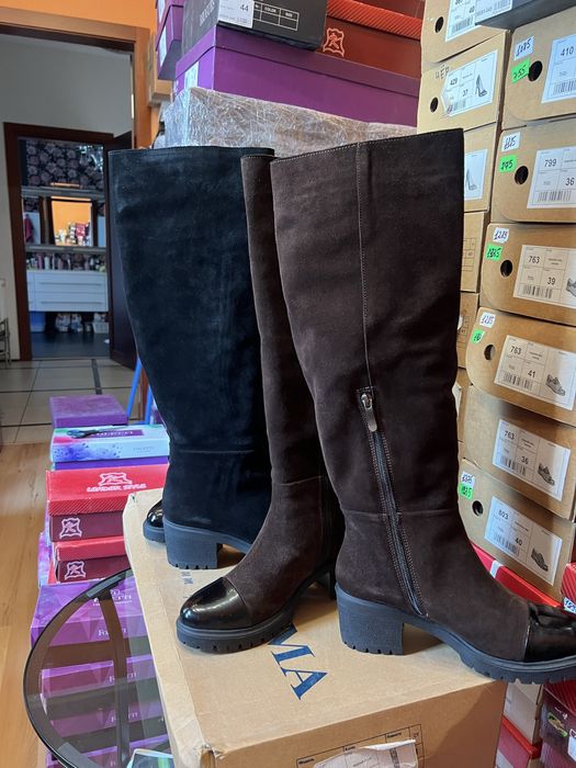 Продам ботфорты.Замша.Новые.продам