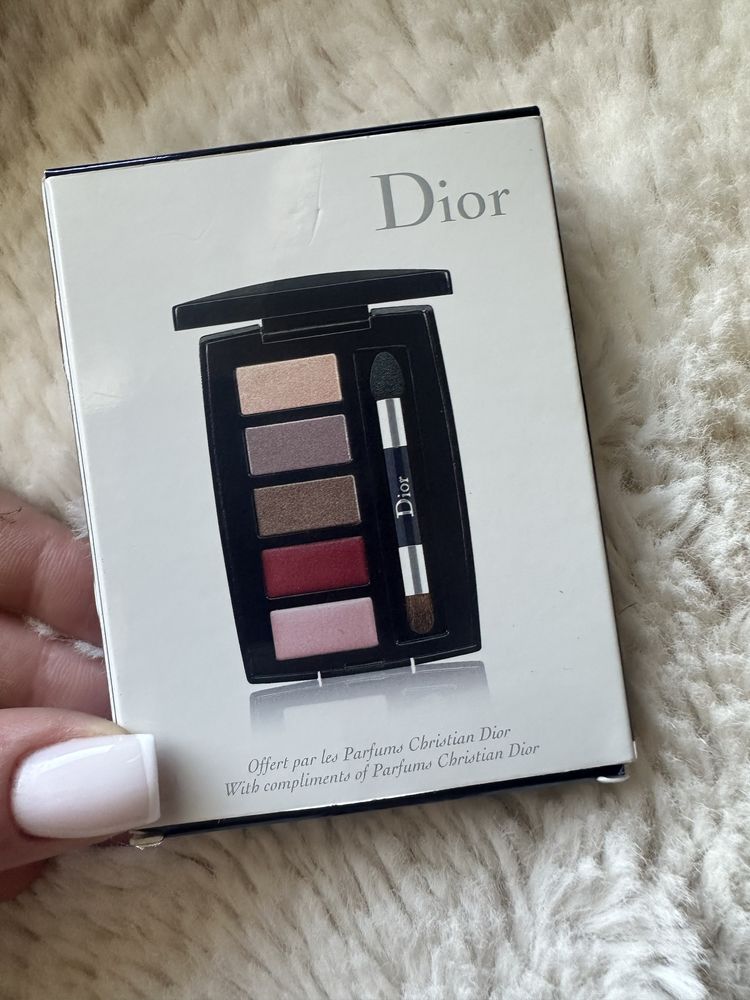 Dior paletka z cieniami i pomadkami