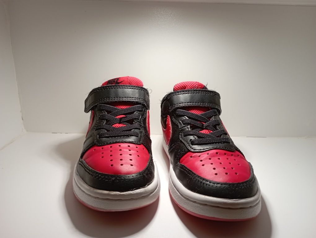 Czarno-czerwone sneakersy chłopięce Nike Court Borough 2