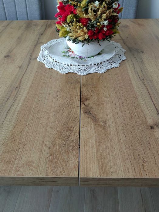 Sprzedam rozsuwany stół do 200cm, krzesła