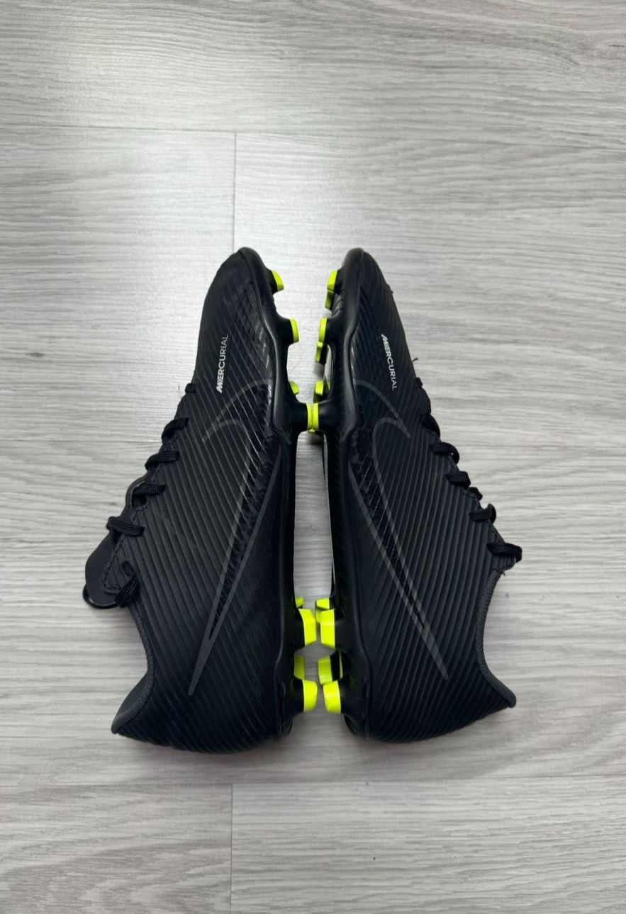 Korki buty piłkarskie Nike Mercurial Vapor 15 Club rozmiar 40