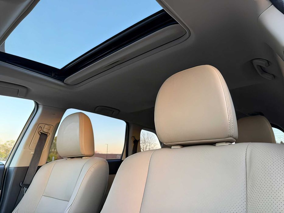 Mitsubishi Outlander      2016