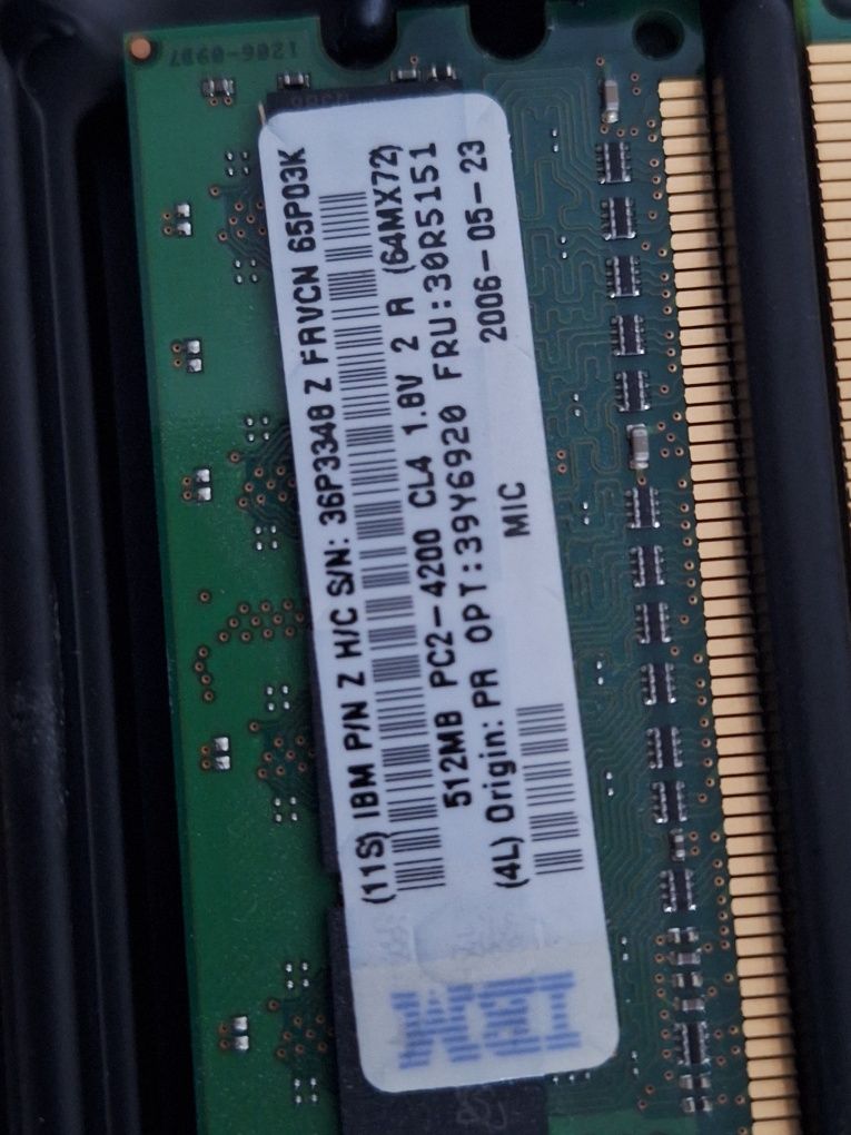 Pamięć RAM ze starych serwerów IBM