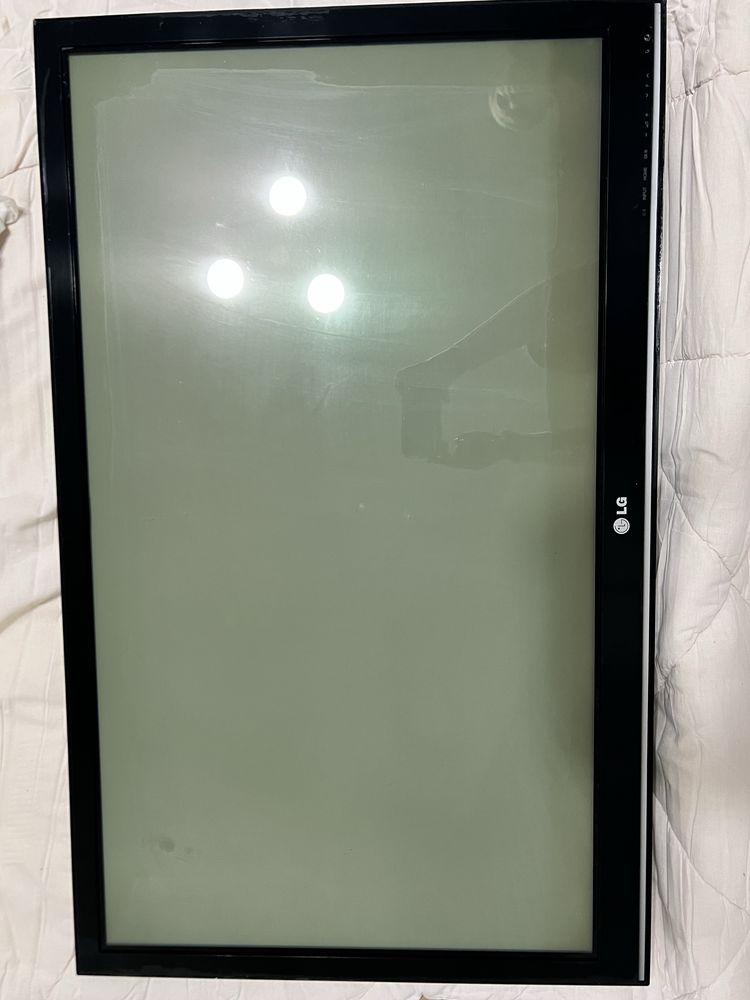 LG 42 діагональ телевізор