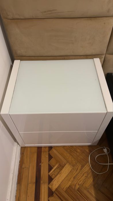 Vande - se cabeceira + 2 abajur e 2 mesas de cabeceira