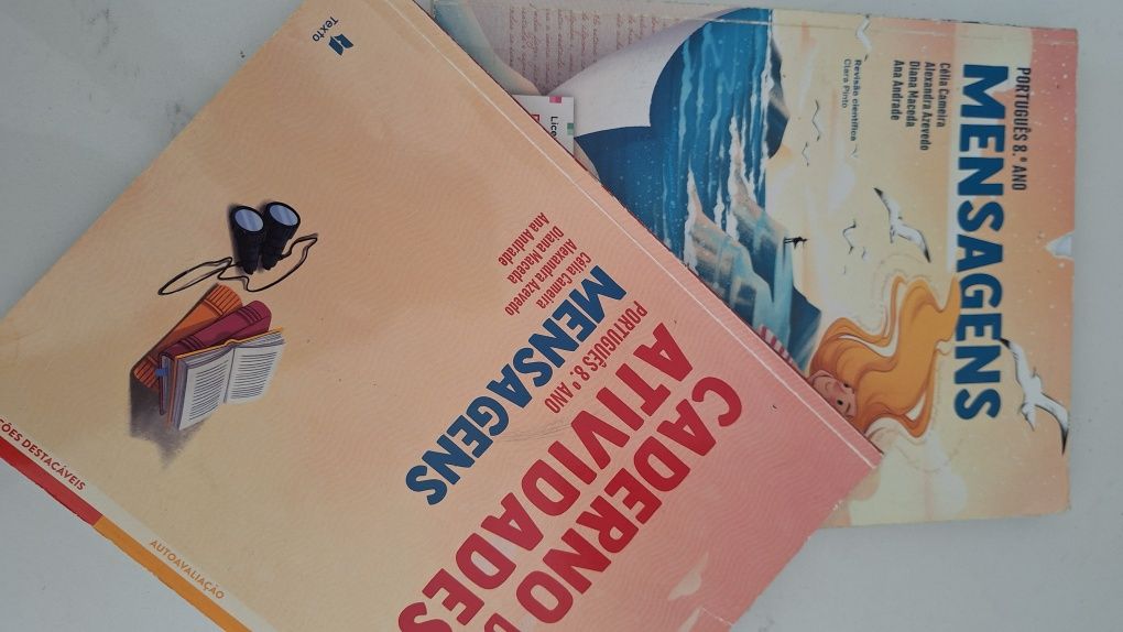 Livros e farda St Peters