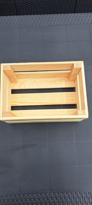 Skrzynka skrzynki drewniane sosnowe regał