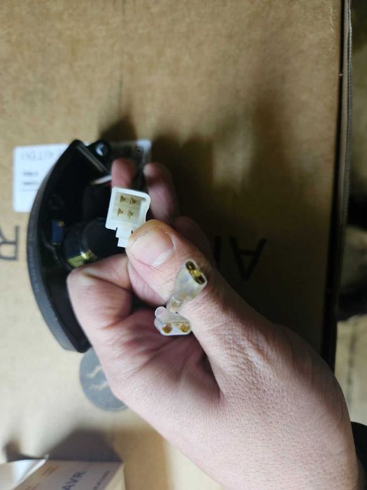 AVR генератора 2 кВт півмісяць 250 V 220  мкФ