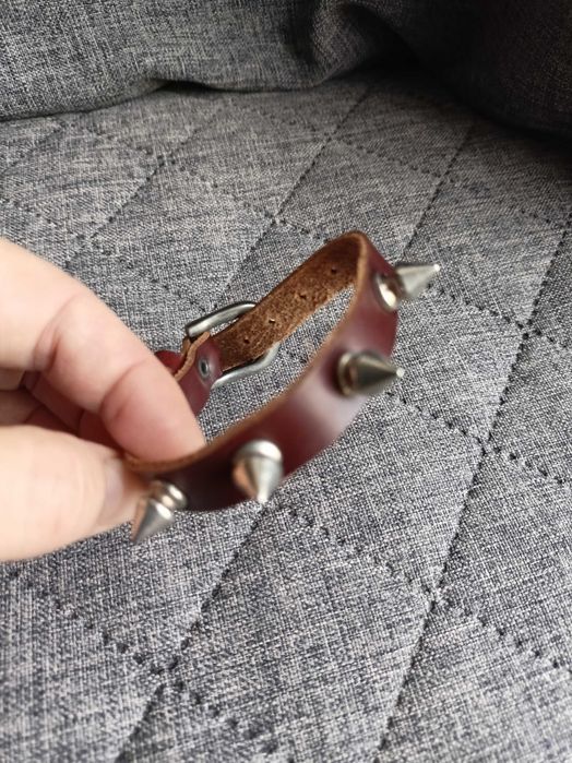 Bransoletka skórzana na klamrę z ćwiekami