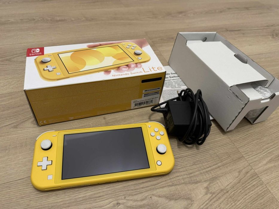 Nintendo Switch Lite komplet