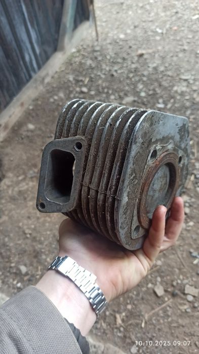 Продам циліндр на муравя!