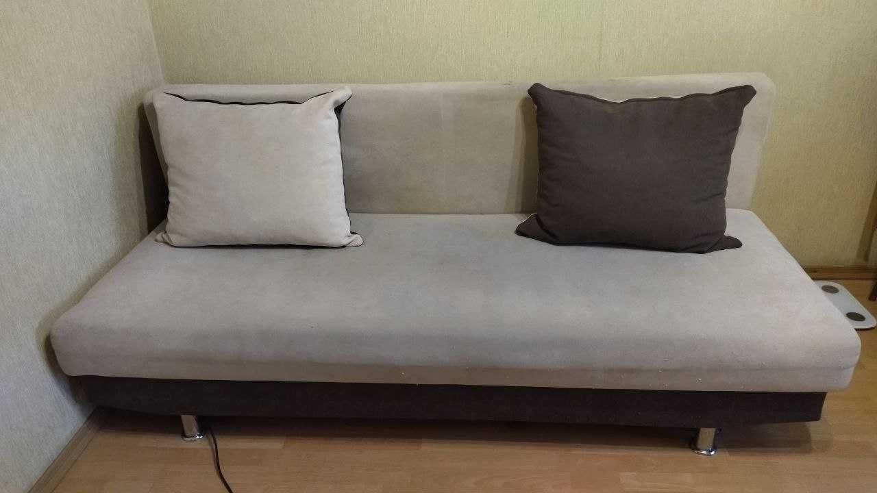 Продам диван єврокнижка без підлокітників