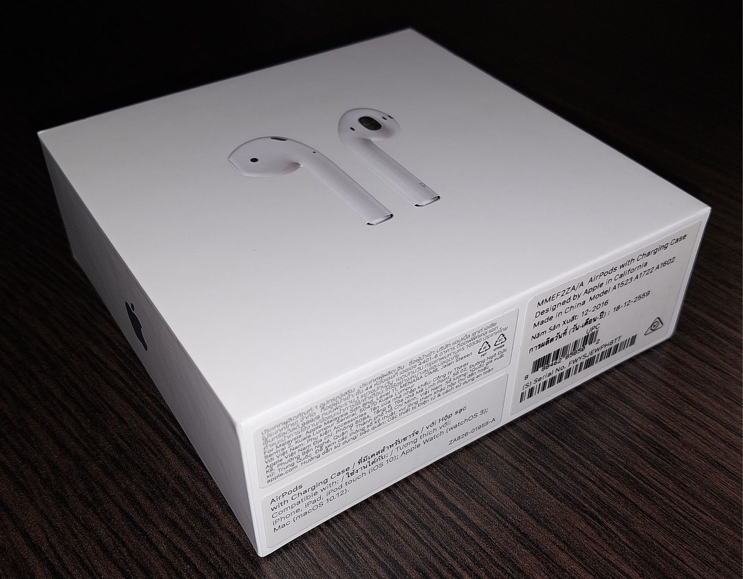 Apple AirPods беспроводные наушники