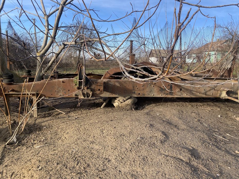 Швелер з рами автомобіля