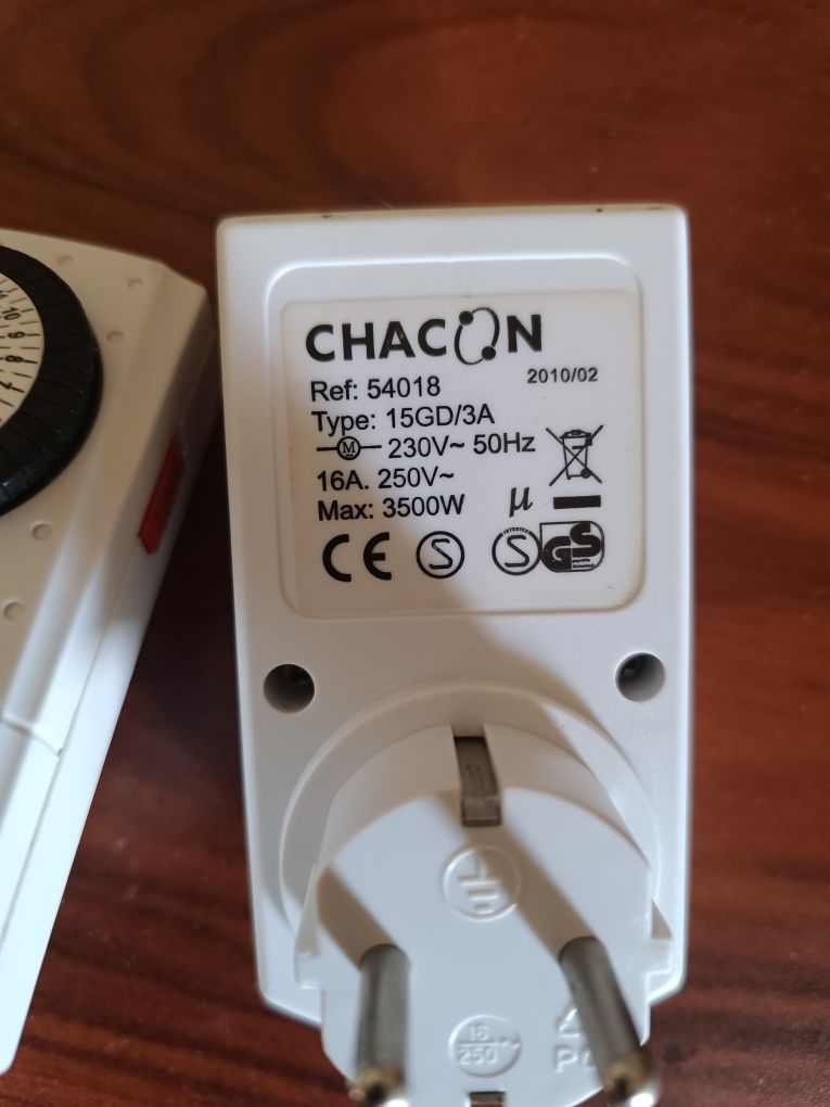 Tomadas com temporizador 24h Chacon